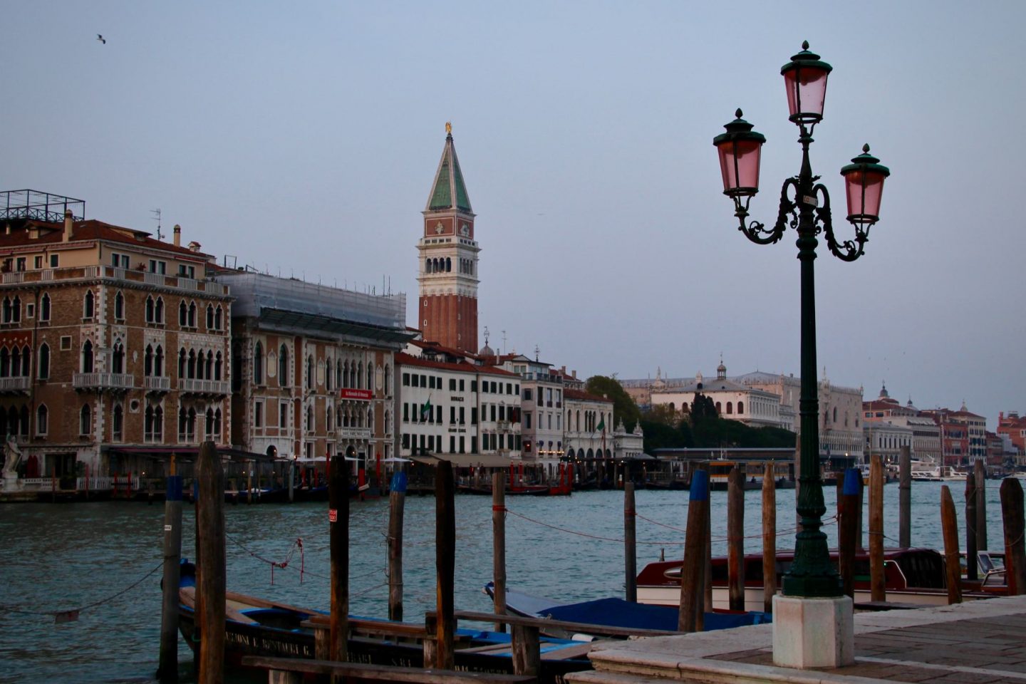Venice Travel Guide with St. Mark's Square ... The Spectacular Adventurer