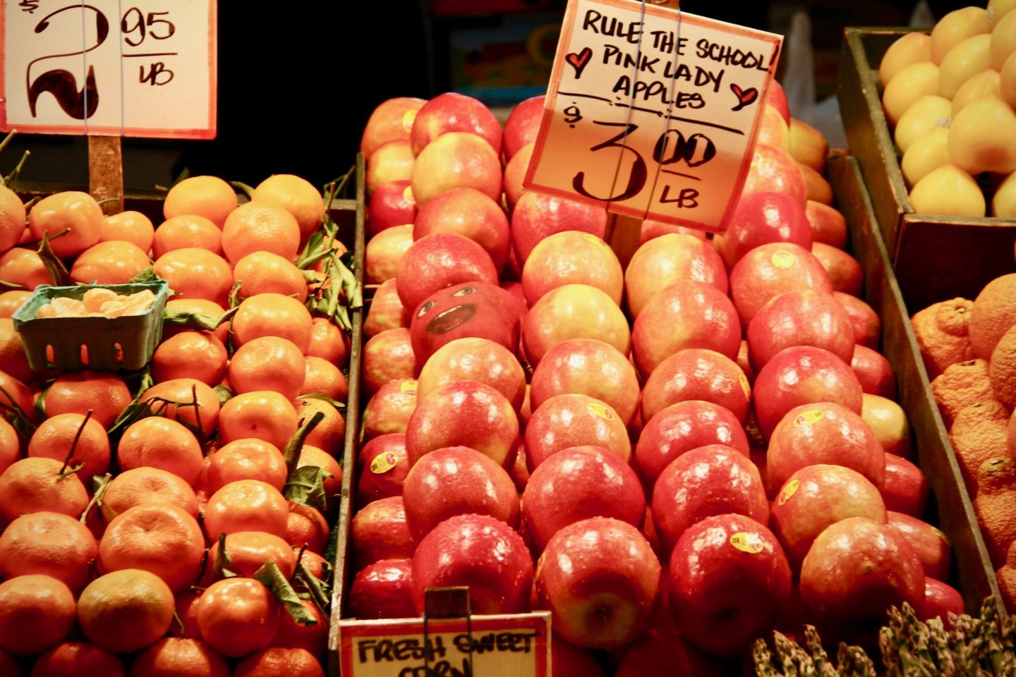 Fresh Fruit in Pike Place Public Market in Seattle, Washington ... 24 hours in Seattle ... The Spectacular Adventurer