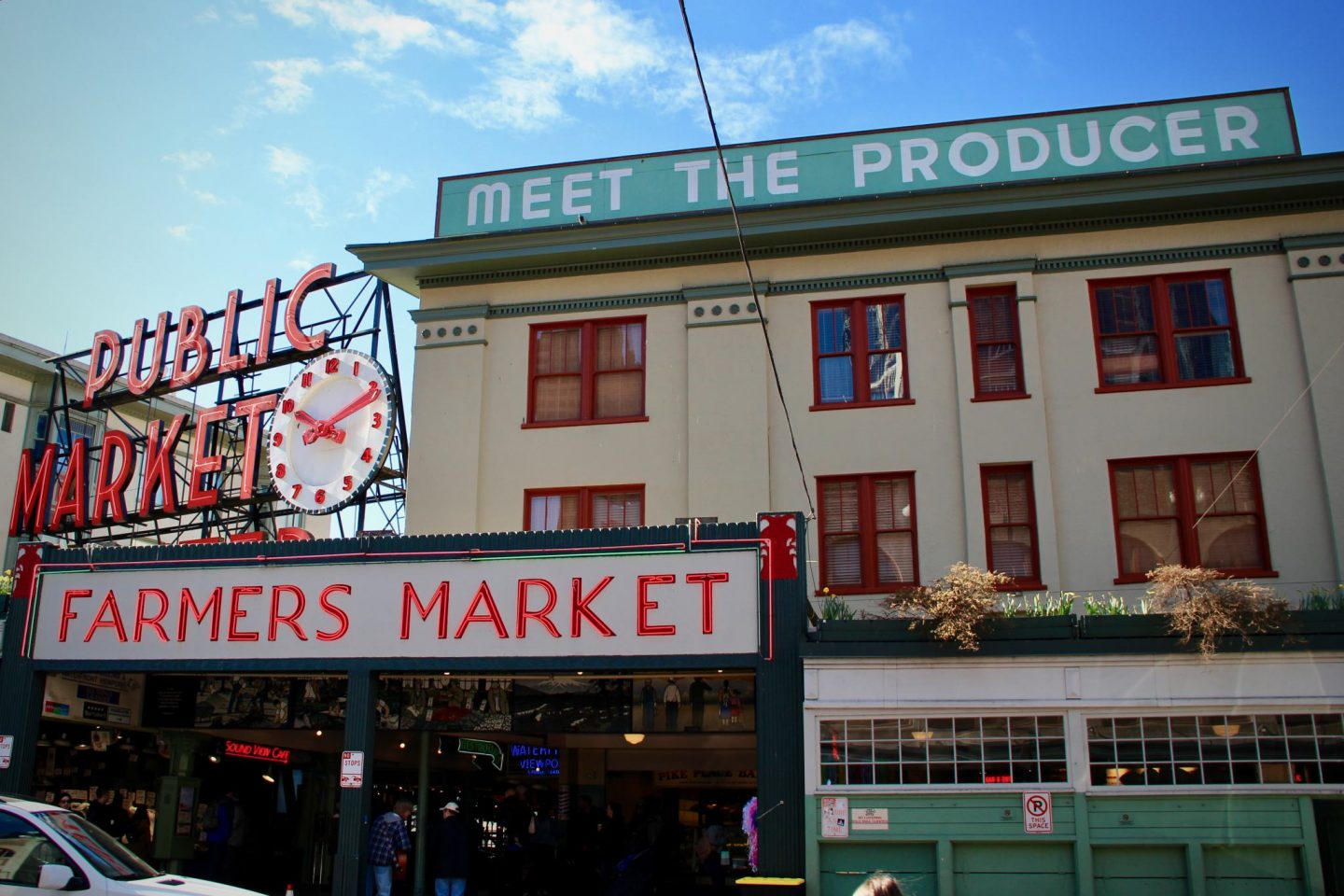 Pike Place in Seattle, Washington ... 24 hours in Seattle ... The Spectacular Adventurer