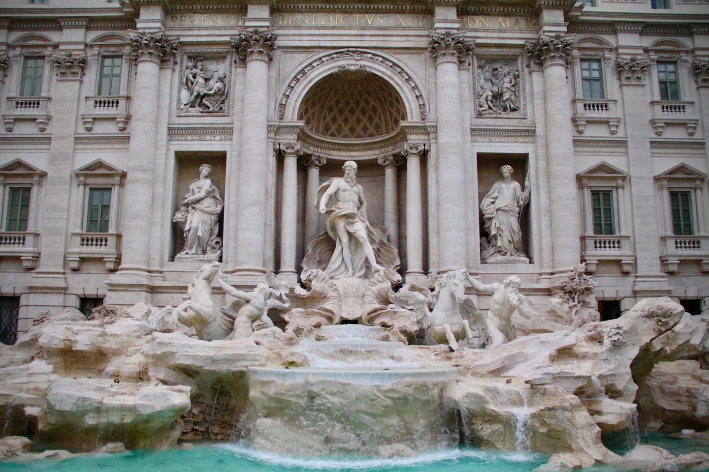 24 hours in Rome ... Trevi Fountain ... The Spectacular Adventurer