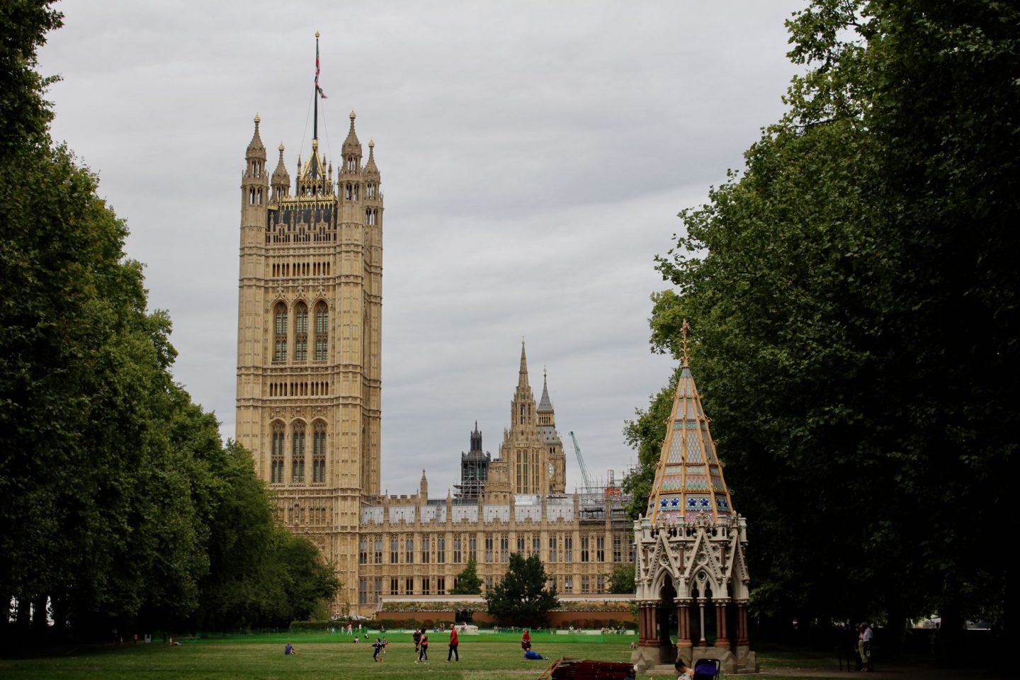 House of Parliament Westminster London ... The Spectacular Adventurer