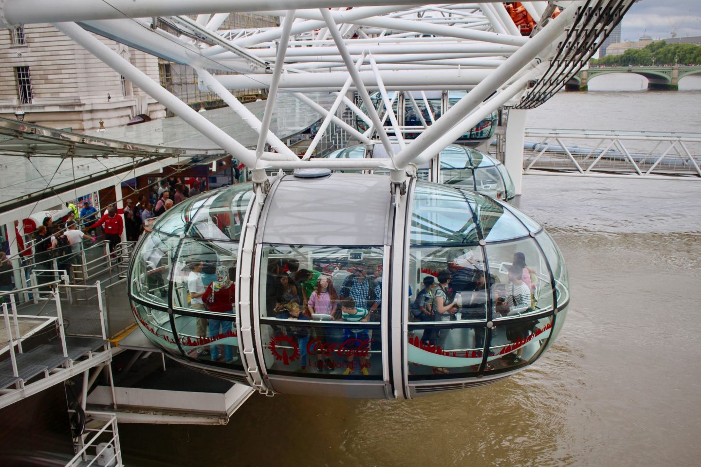 London Eye Pods ... 24 Hours Along the Thames River London ... The Spectacular Adventurer