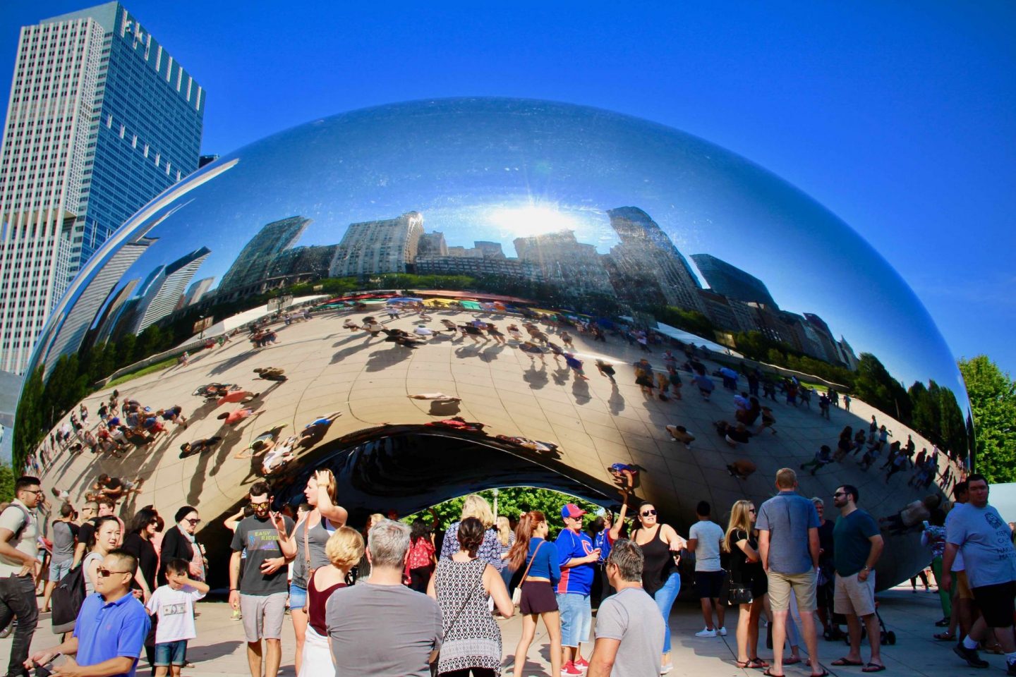 Cloud Gate in Millennium Park | Chicago Travel Guide | The Spectacular Adventurer