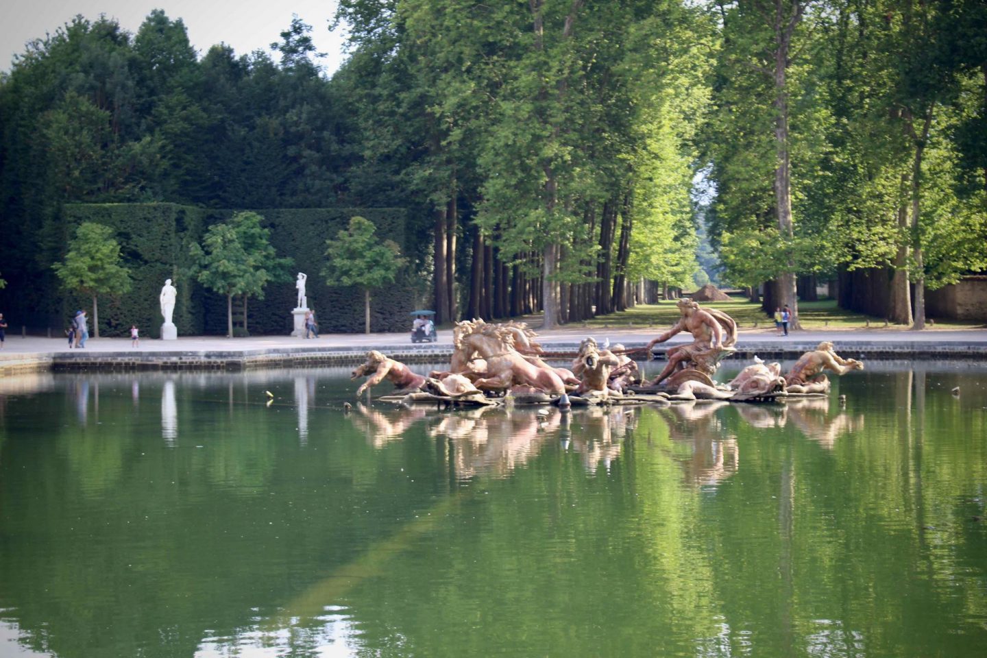 Versailles Fountains | Day trip from Paris to Versailles | The Spectacular Adventurer