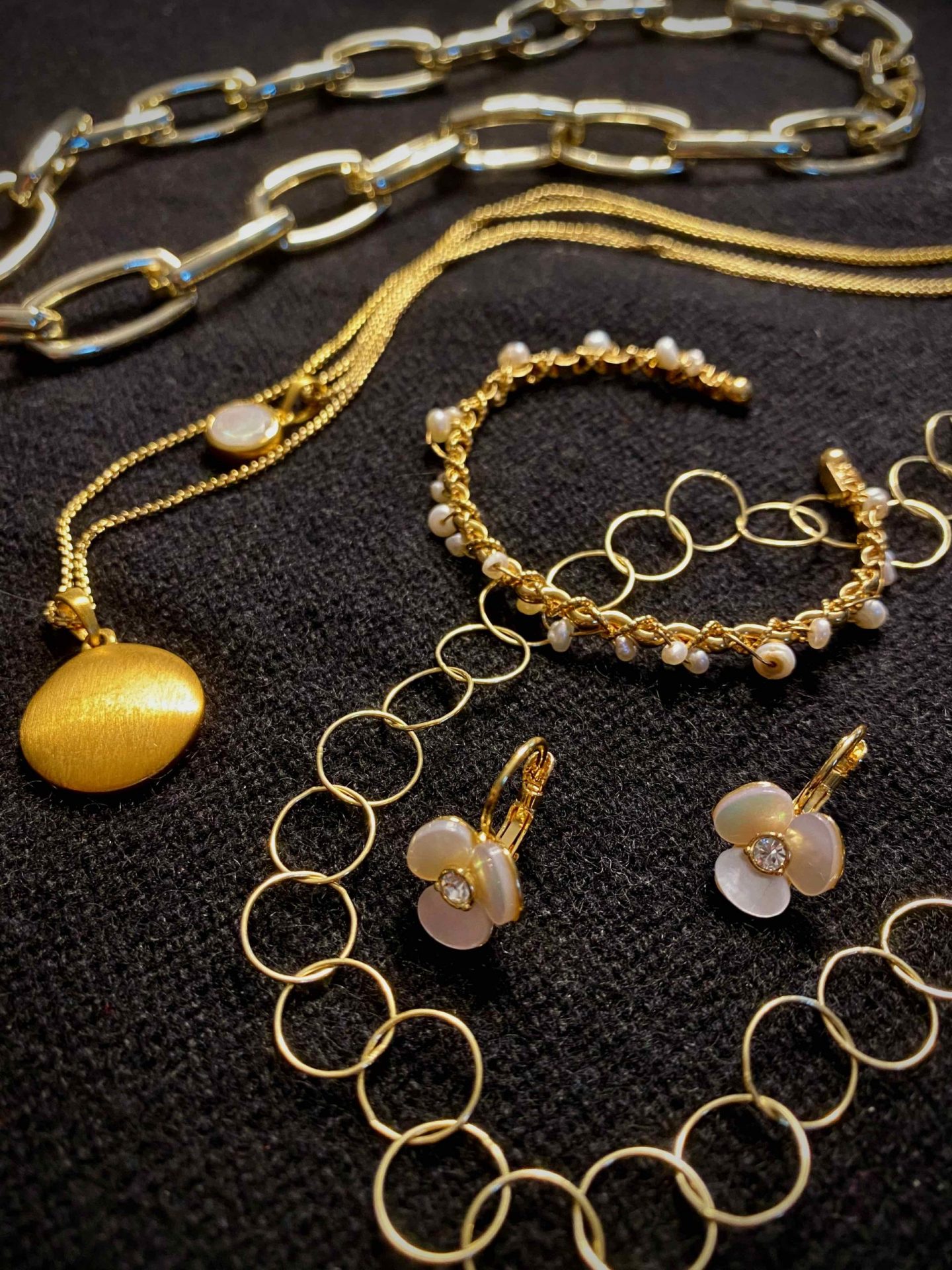 My Favorite Gold Jewelry for Women - The Spectacular Adventurer